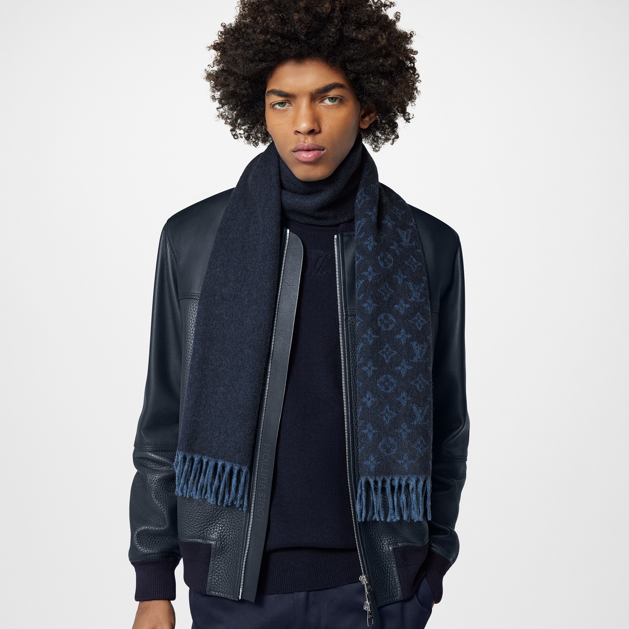 Louis vuitton scarf mens hot sale grey